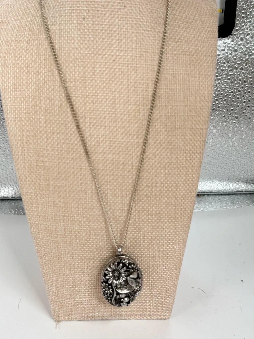 Vintage Endura peekaboo pendant watch locket floral silver tone necklace